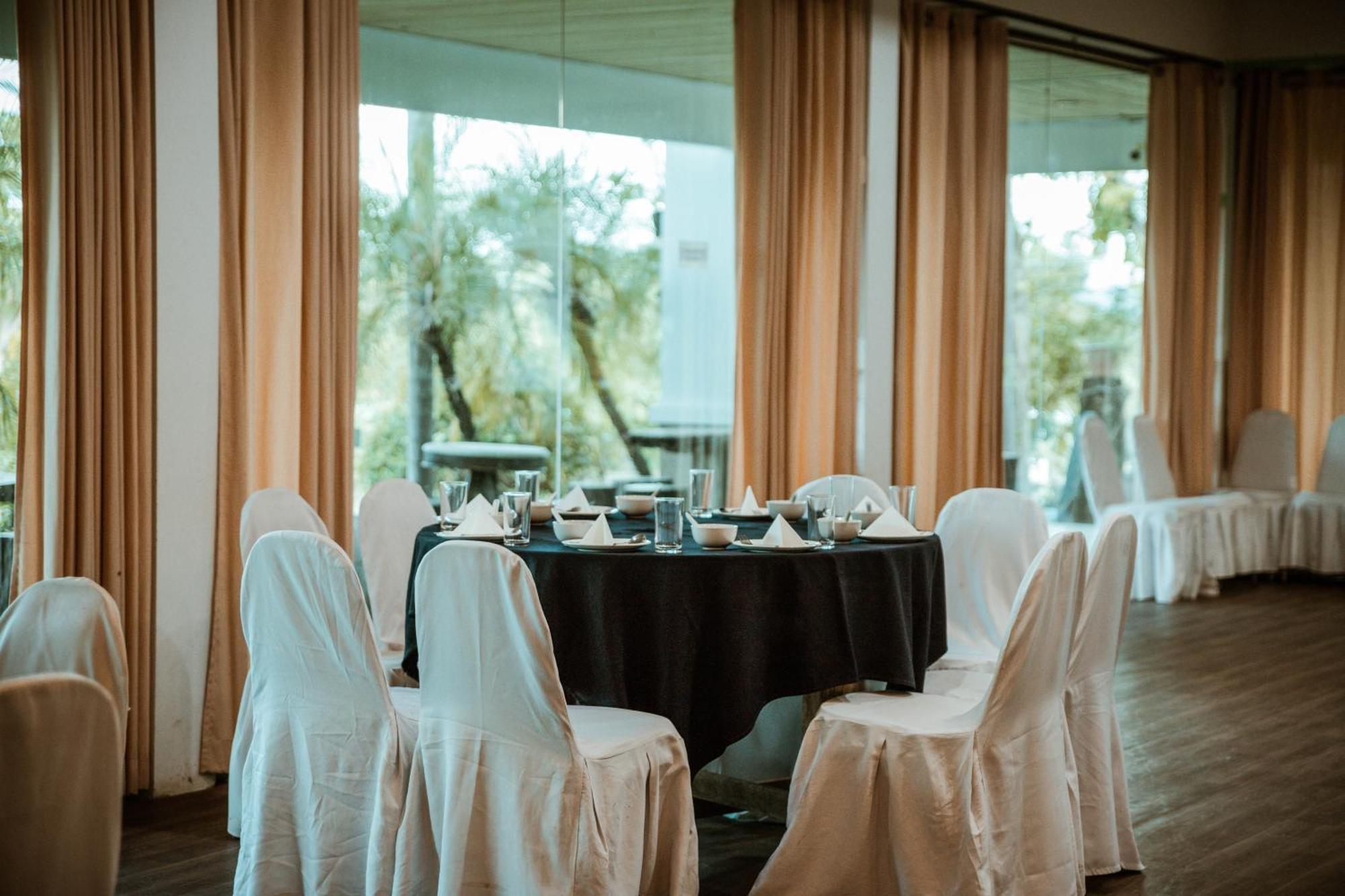 Tak Andaman Resort & Hotel Экстерьер фото