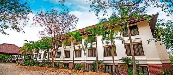 Tak Andaman Resort & Hotel Экстерьер фото