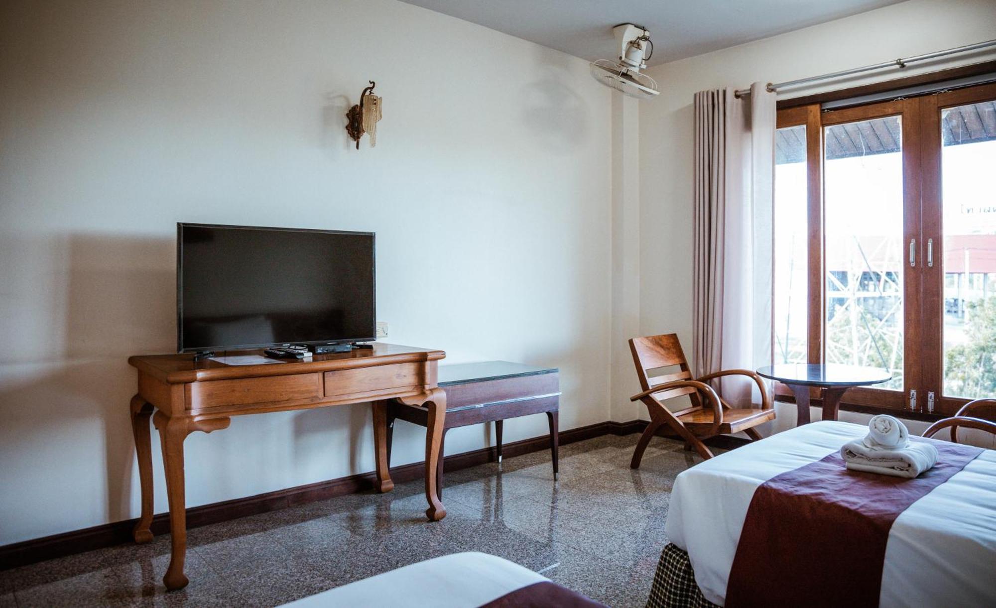 Tak Andaman Resort & Hotel Экстерьер фото