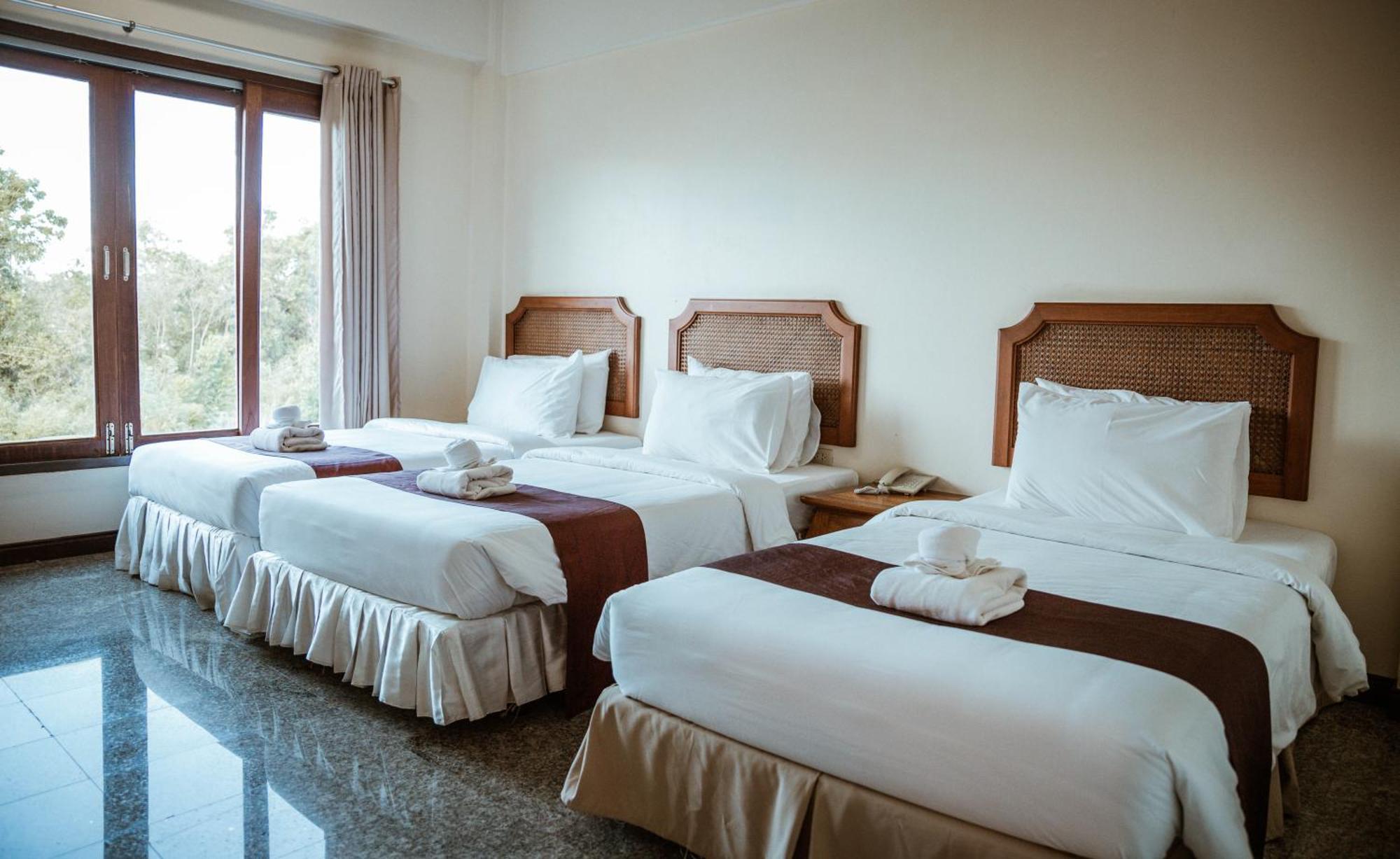 Tak Andaman Resort & Hotel Экстерьер фото
