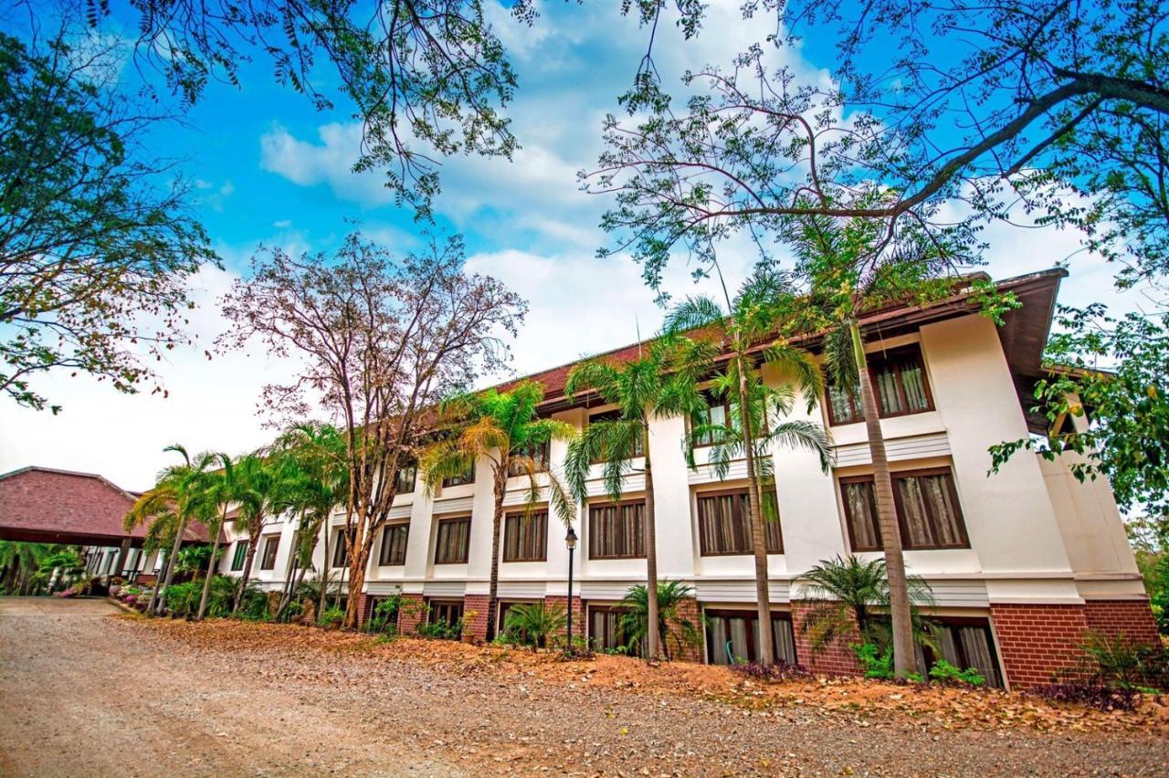 Tak Andaman Resort & Hotel Экстерьер фото